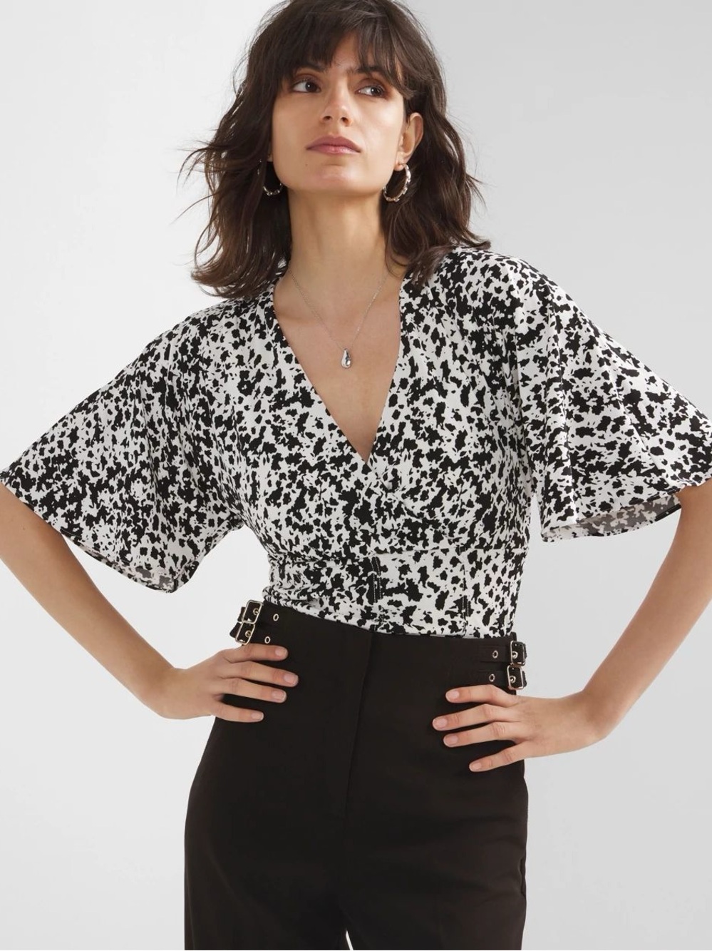 WHBM Matte Jersey kimono black/white abstract print wrap front design blouse S